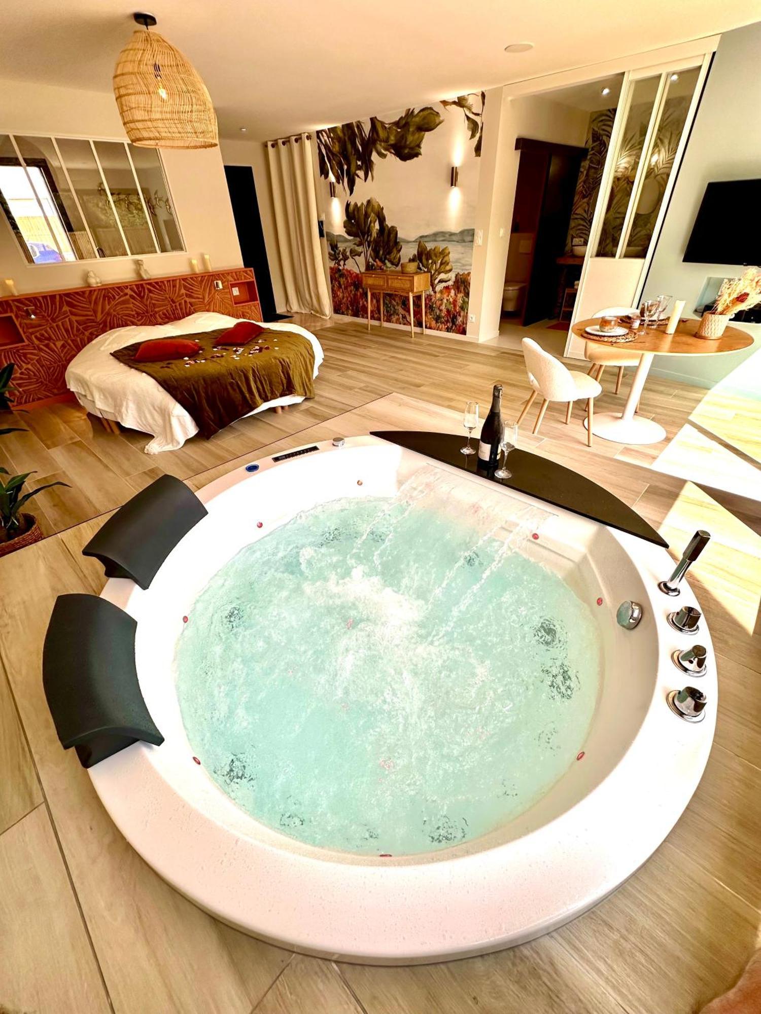Les Suites Du Payre - Suite Romance Saint-Hilaire-de-Talmont 外观 照片