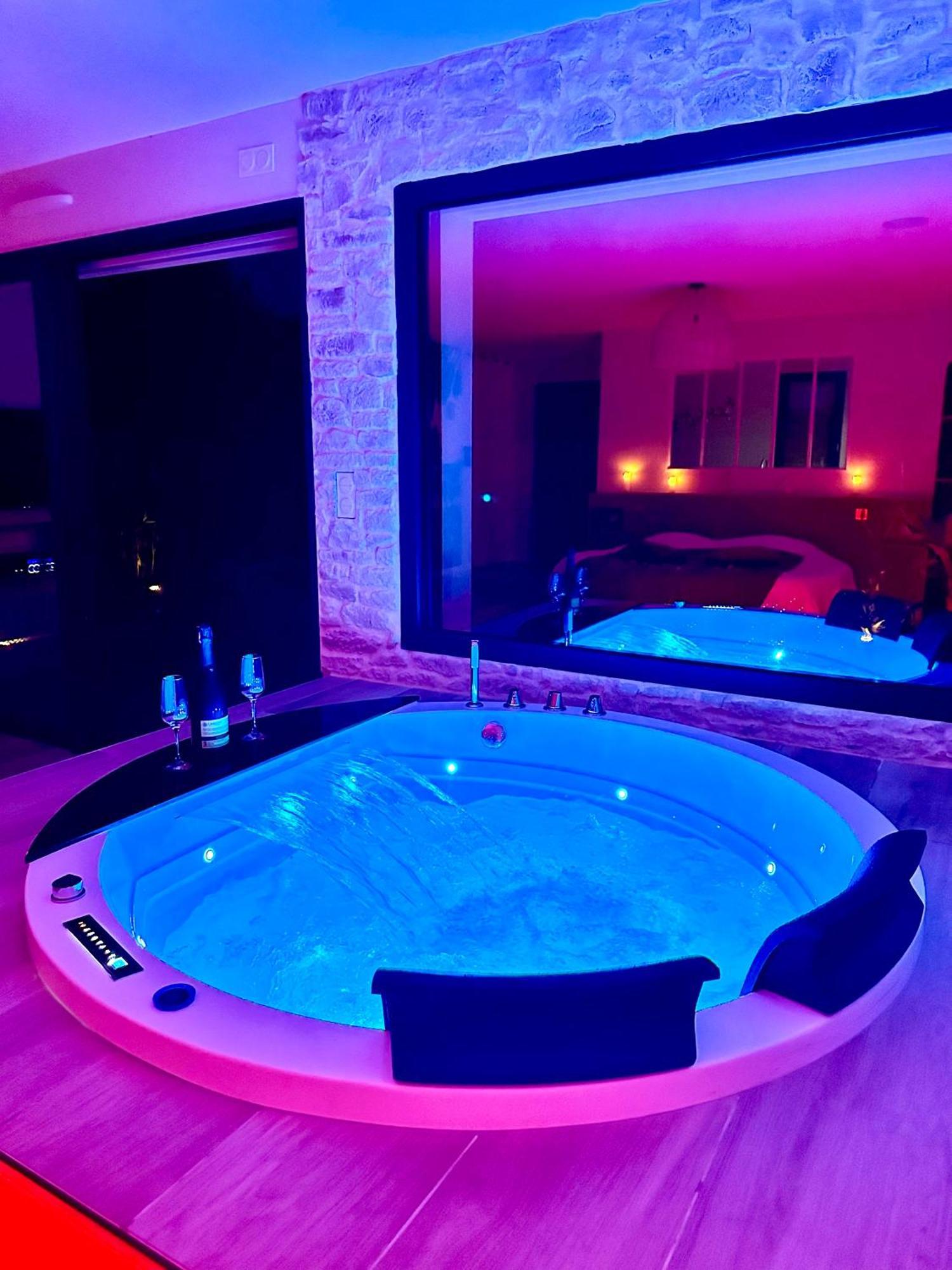 Les Suites Du Payre - Suite Romance Saint-Hilaire-de-Talmont 外观 照片