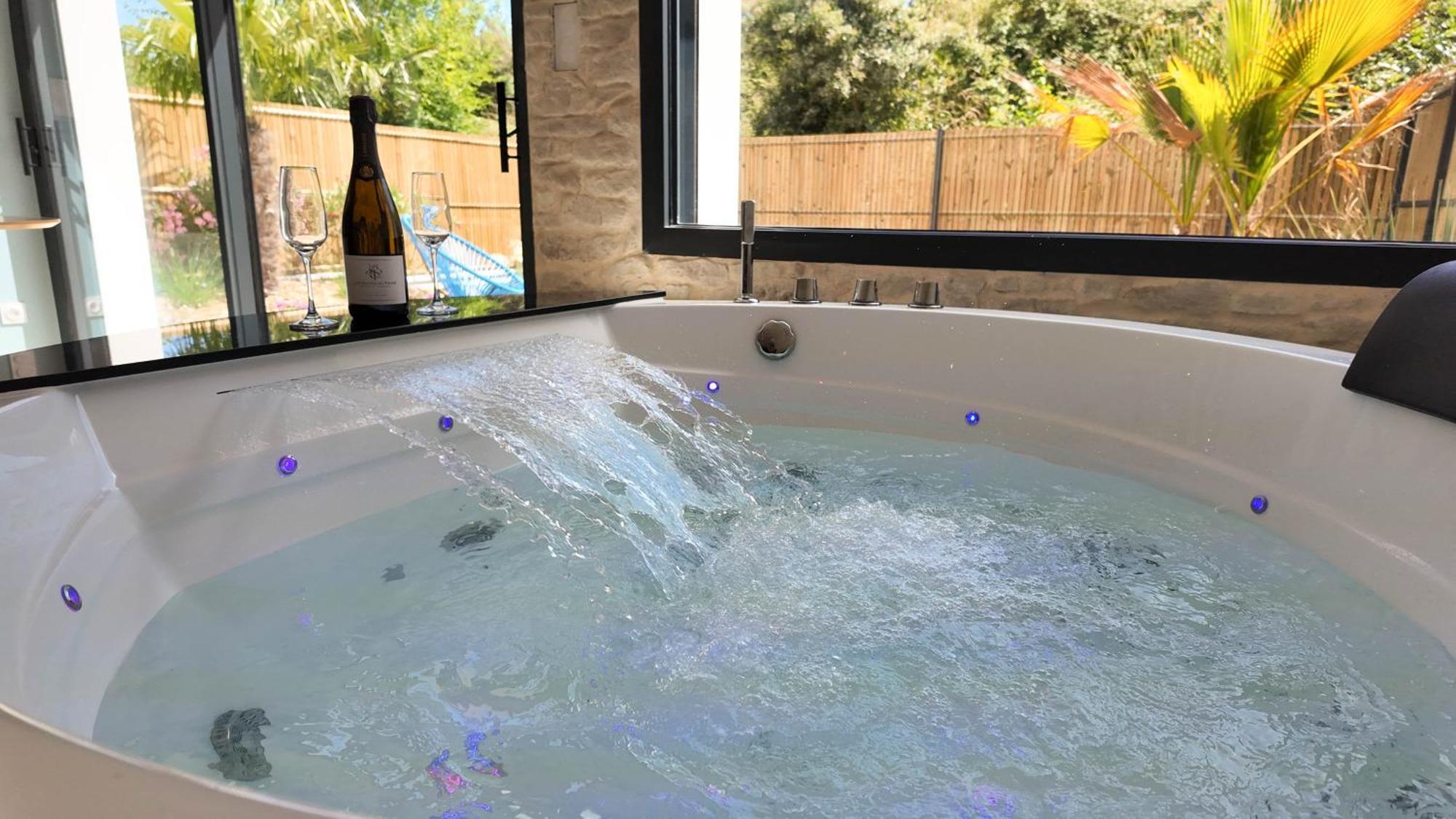 Les Suites Du Payre - Suite Romance Saint-Hilaire-de-Talmont 外观 照片