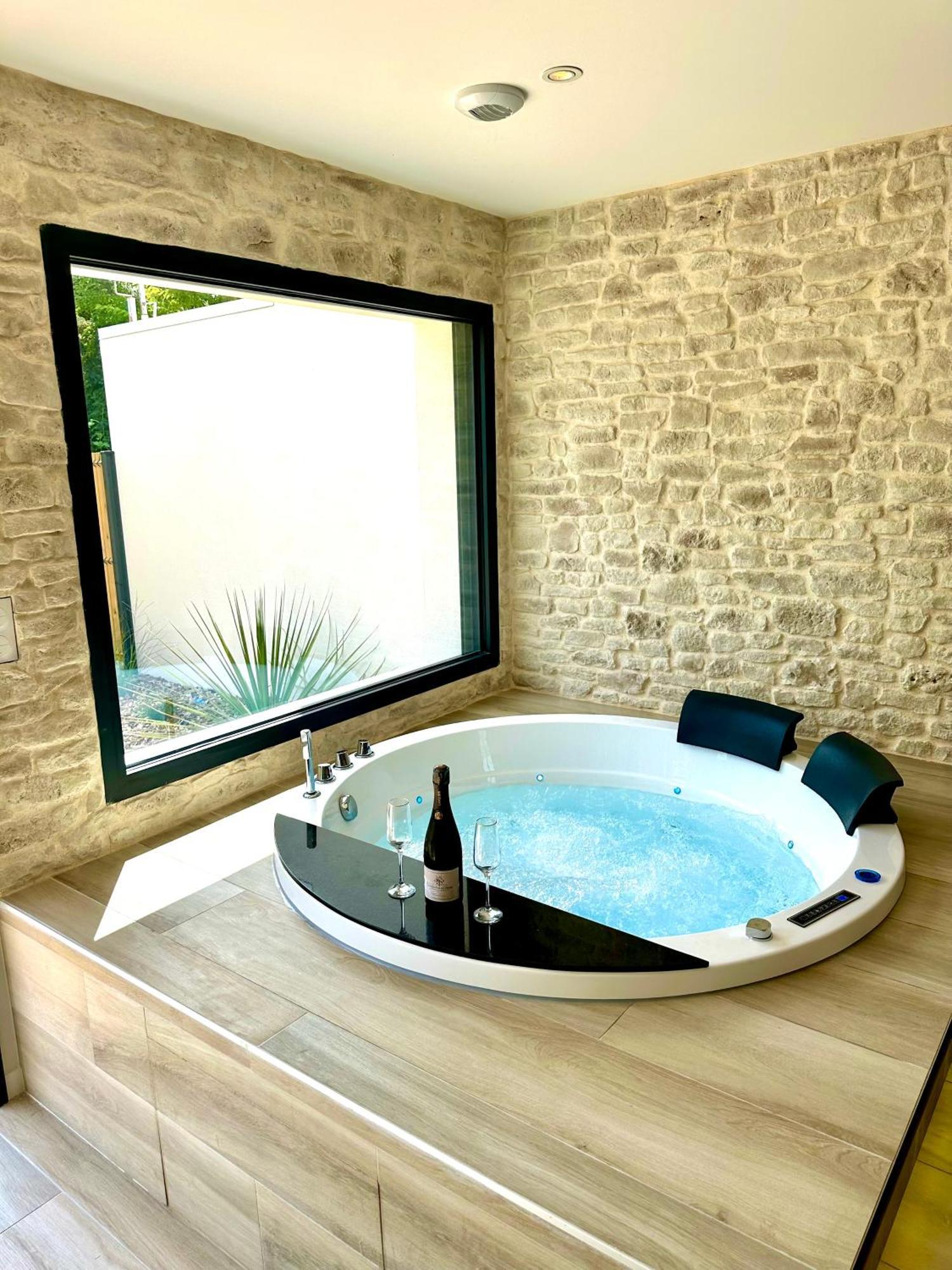 Les Suites Du Payre - Suite Romance Saint-Hilaire-de-Talmont 外观 照片