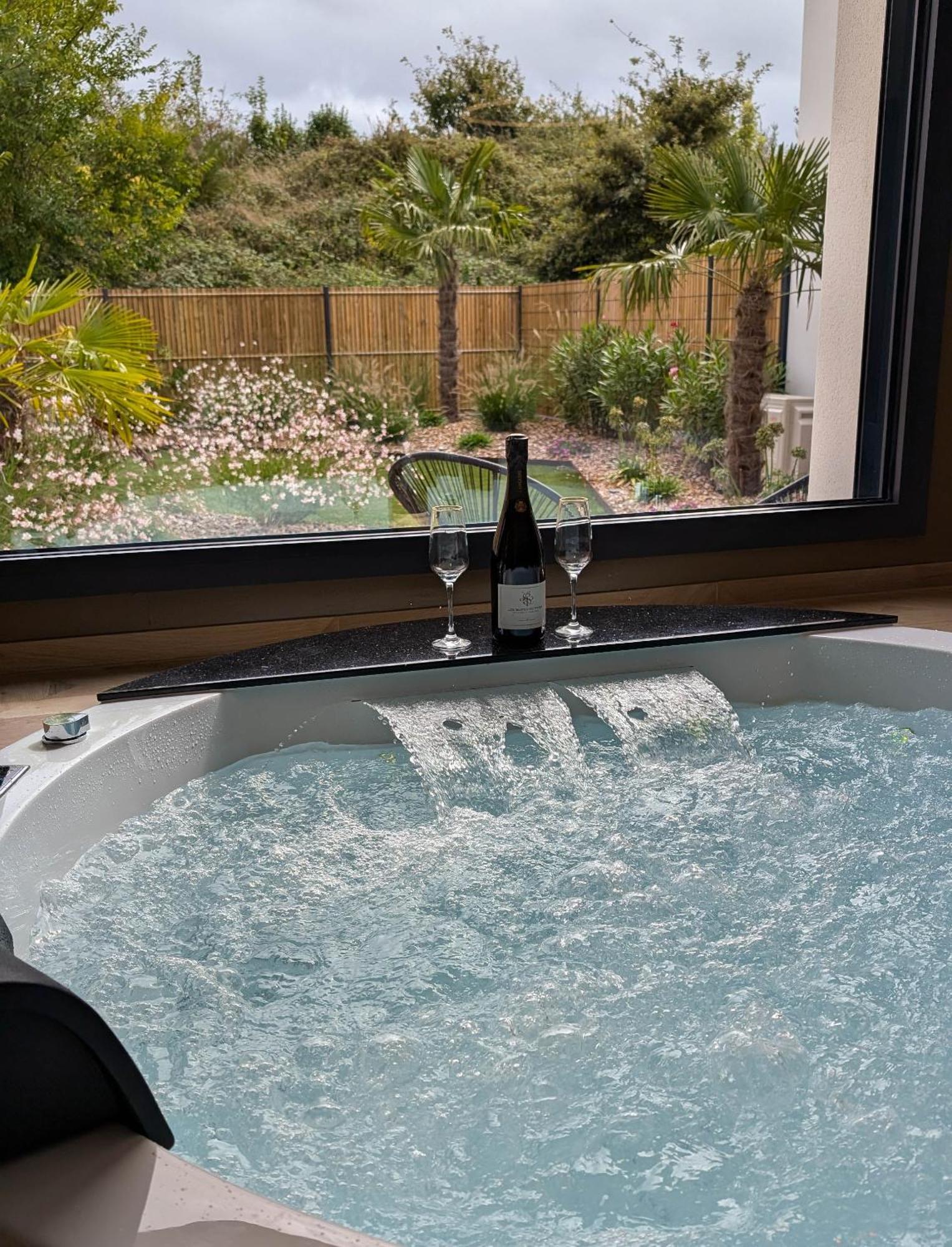 Les Suites Du Payre - Suite Romance Saint-Hilaire-de-Talmont 外观 照片
