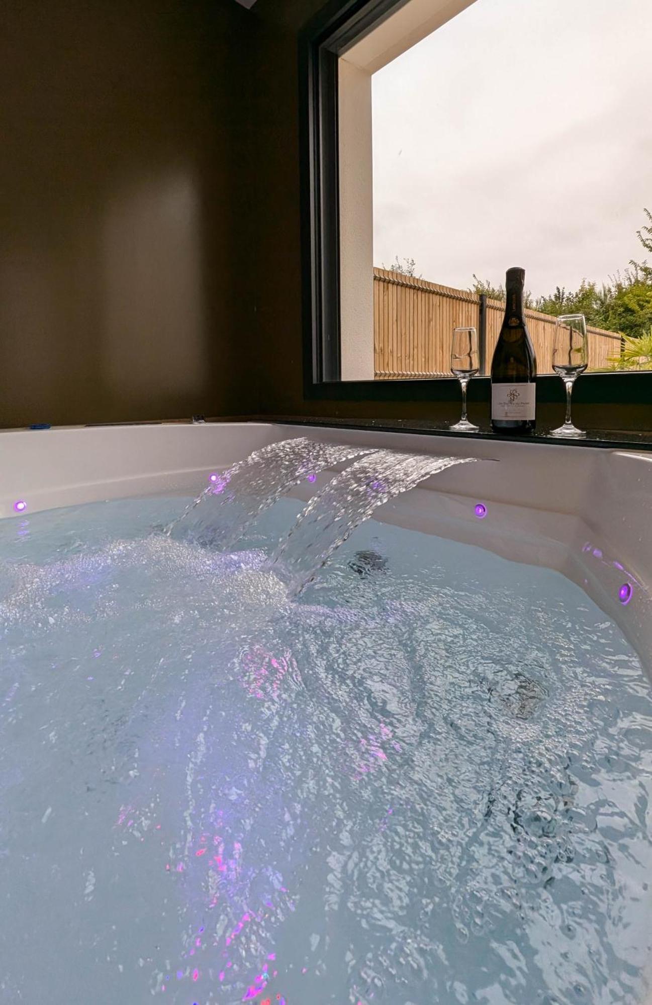 Les Suites Du Payre - Suite Romance Saint-Hilaire-de-Talmont 外观 照片